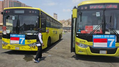 Bus shalawat jemaah Haji