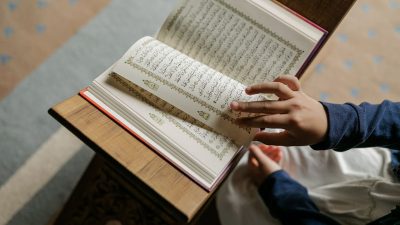 Membaca Al Quran