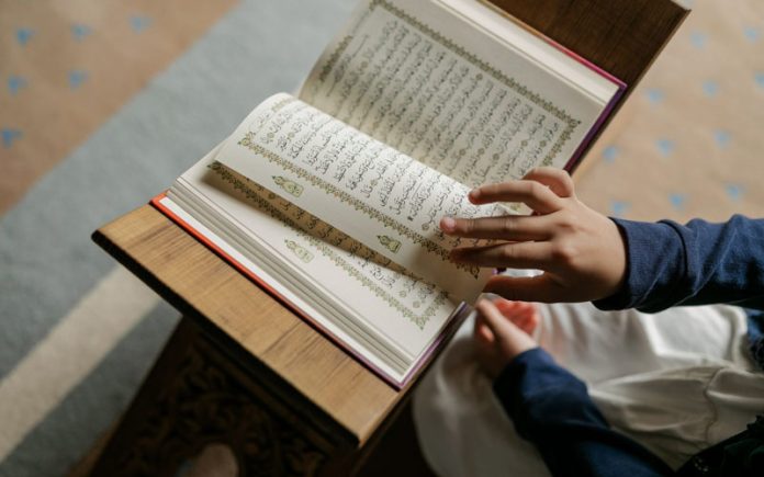 Membaca Al Quran