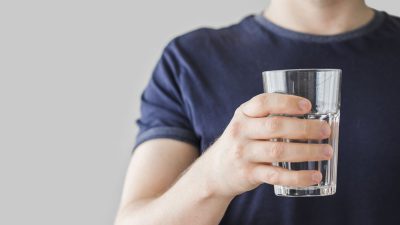 Minum air putih