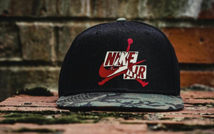 Topi Snapback
