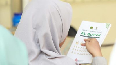 Al Qur’an bahasa isyarat