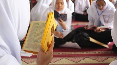 Baca Al Quran di sekolah