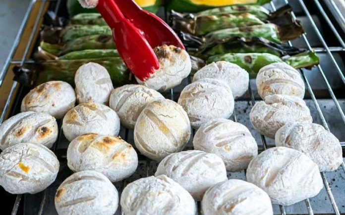 Pempek panggang Palembang