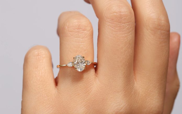 Cincin pertunangan. (Foto: Net)