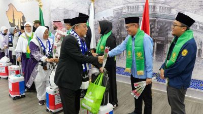Jemaah Haji Indonesia kloter pertama