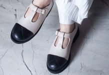 Sepatu T-straps wanita