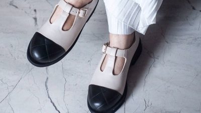 Sepatu T-straps wanita