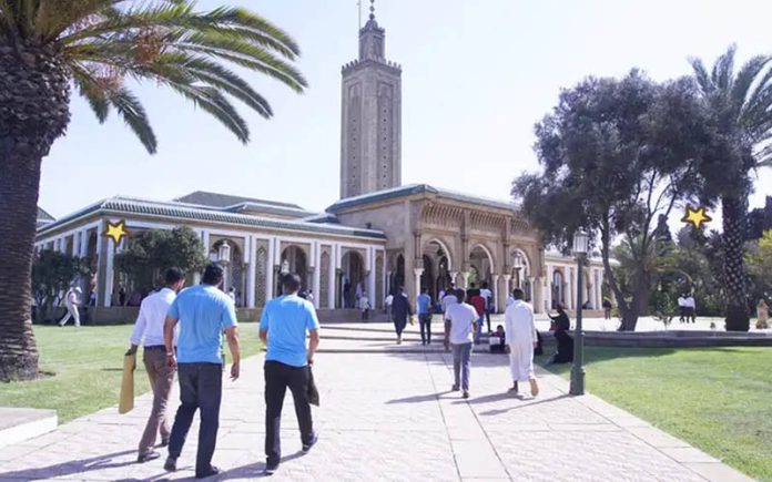 berjalan-ke-masjid Bercita-cita beramal kebaikan