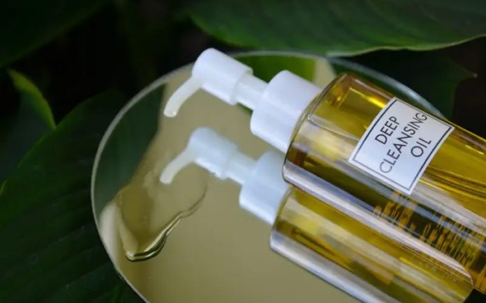 Cleansing oil