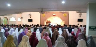 Pembatas shaf pria dan wanita shalat berjamaah