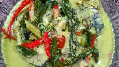 Gulai masin ikan emas