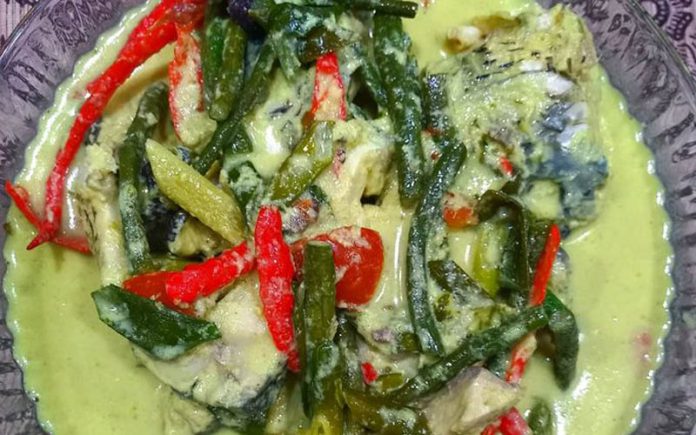 Gulai masin ikan emas