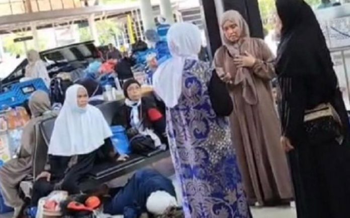 Jemaah Umrah Bulukumba terlantar