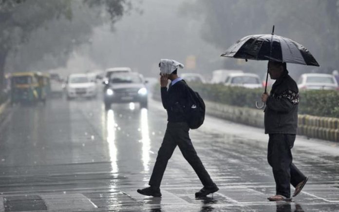 Menjaga kesehatan di musim hujan