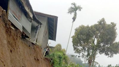 Tips mencegah tanah longsor