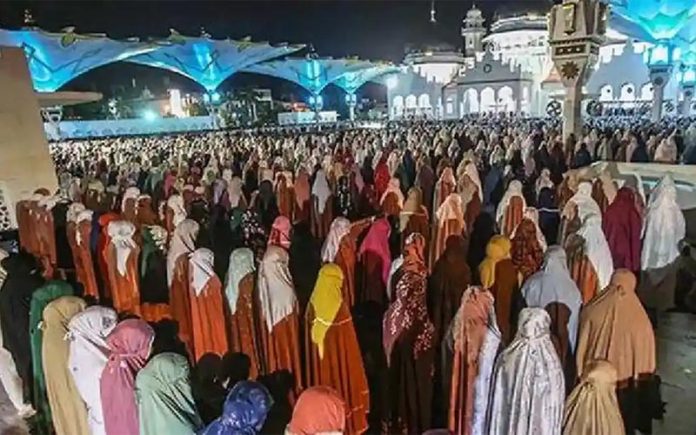 Ilustrasi shalat Tarawih di bulan Ramadan