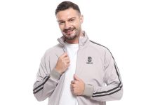Jaket Tracktop Untuk Olahraga, Klasik Namun Fashionable Jaket tracktop